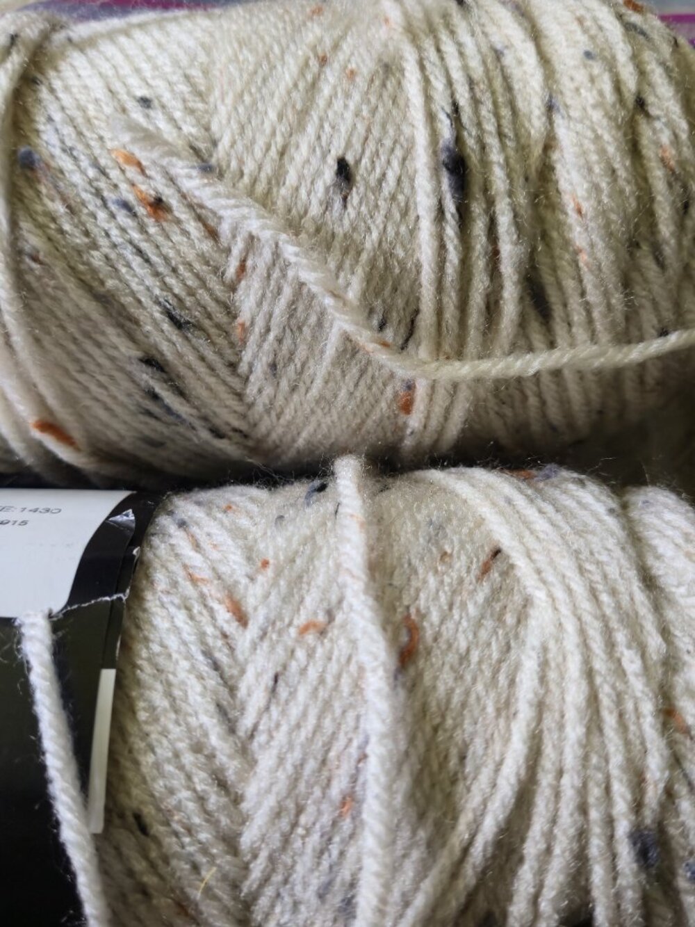 Red Heart Super Saver Yarn Aran Fleck Worsted Weight Crafting Supply Lot of 2 - Picture 8 of 8